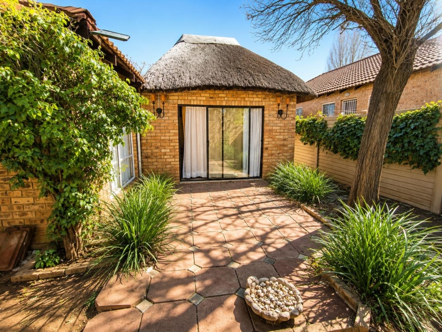 2 Bedroom Property for Sale in Langenhovenpark Free State